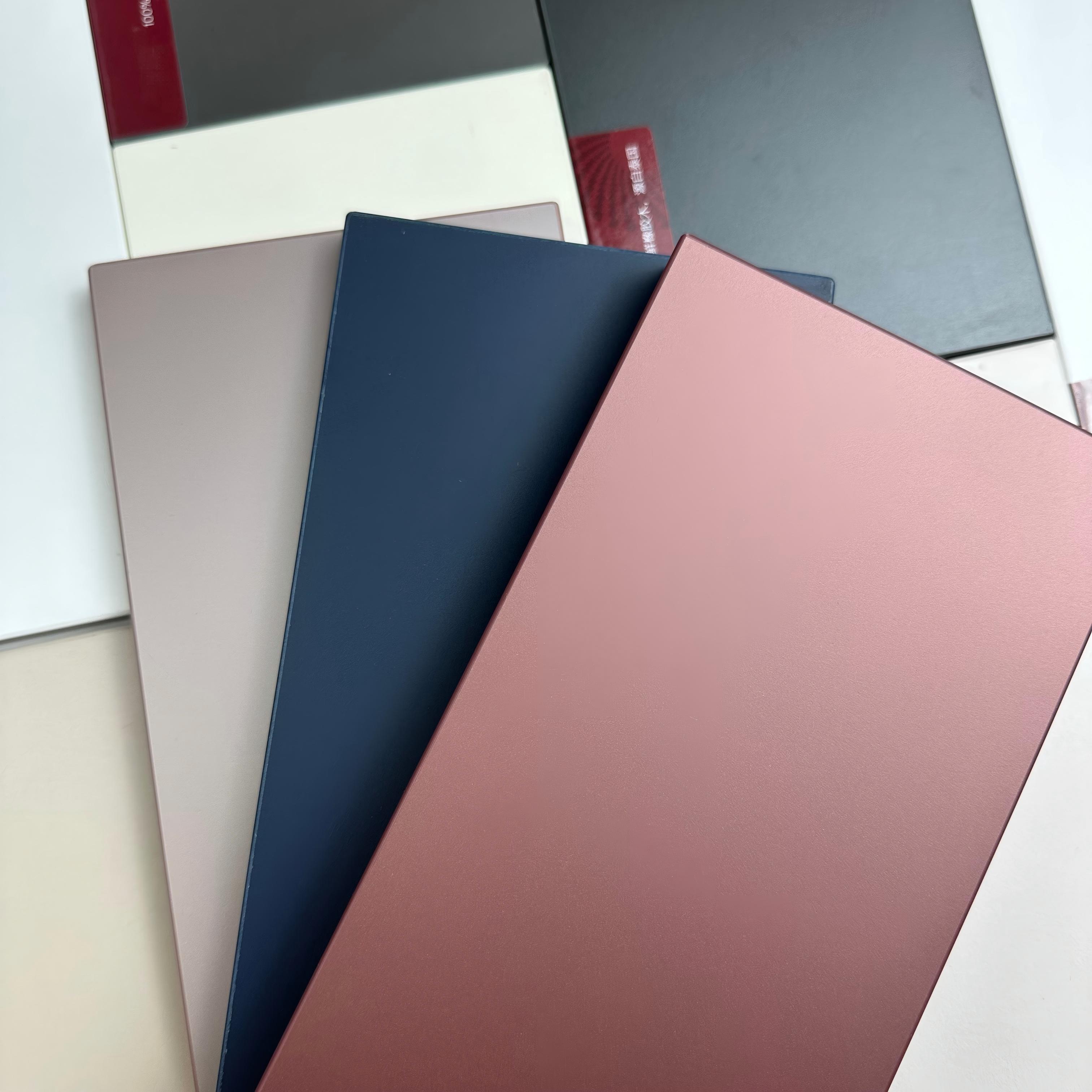 PET Board vs Spray-Picto vs Vacuum-formatum: Quomodo Elige Coquinaria Cabinet Ianua?
