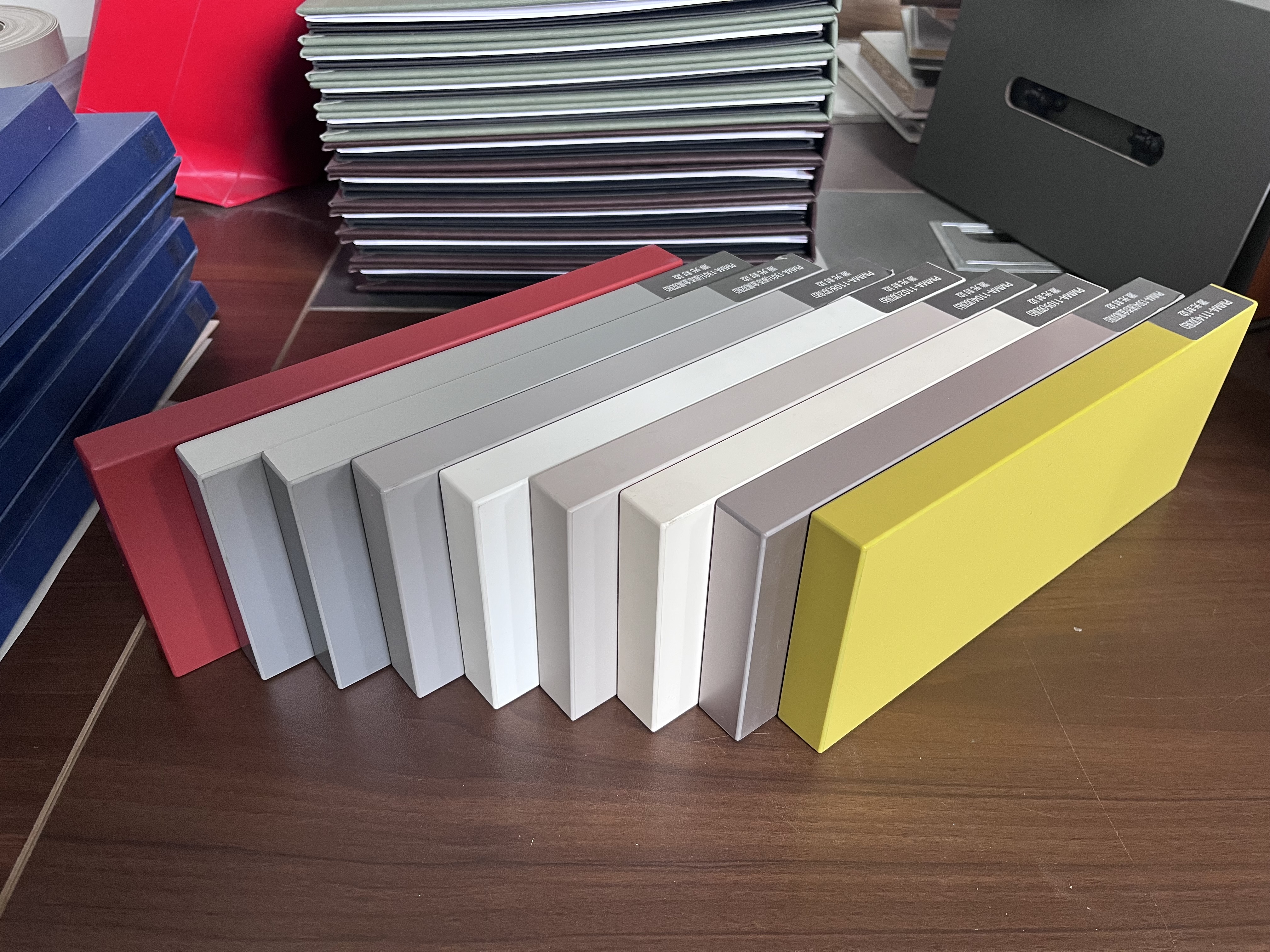 Tardus Progressus in MDF Industry